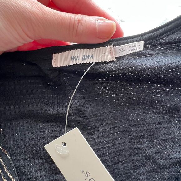 NWT Francesca’s Long Sleeve Wrap V-Neck Top glitter Embellished Size XS - Picture 10 of 10